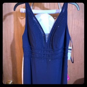 Cachet Ind., Inc. navy formal dress w/ leg slit